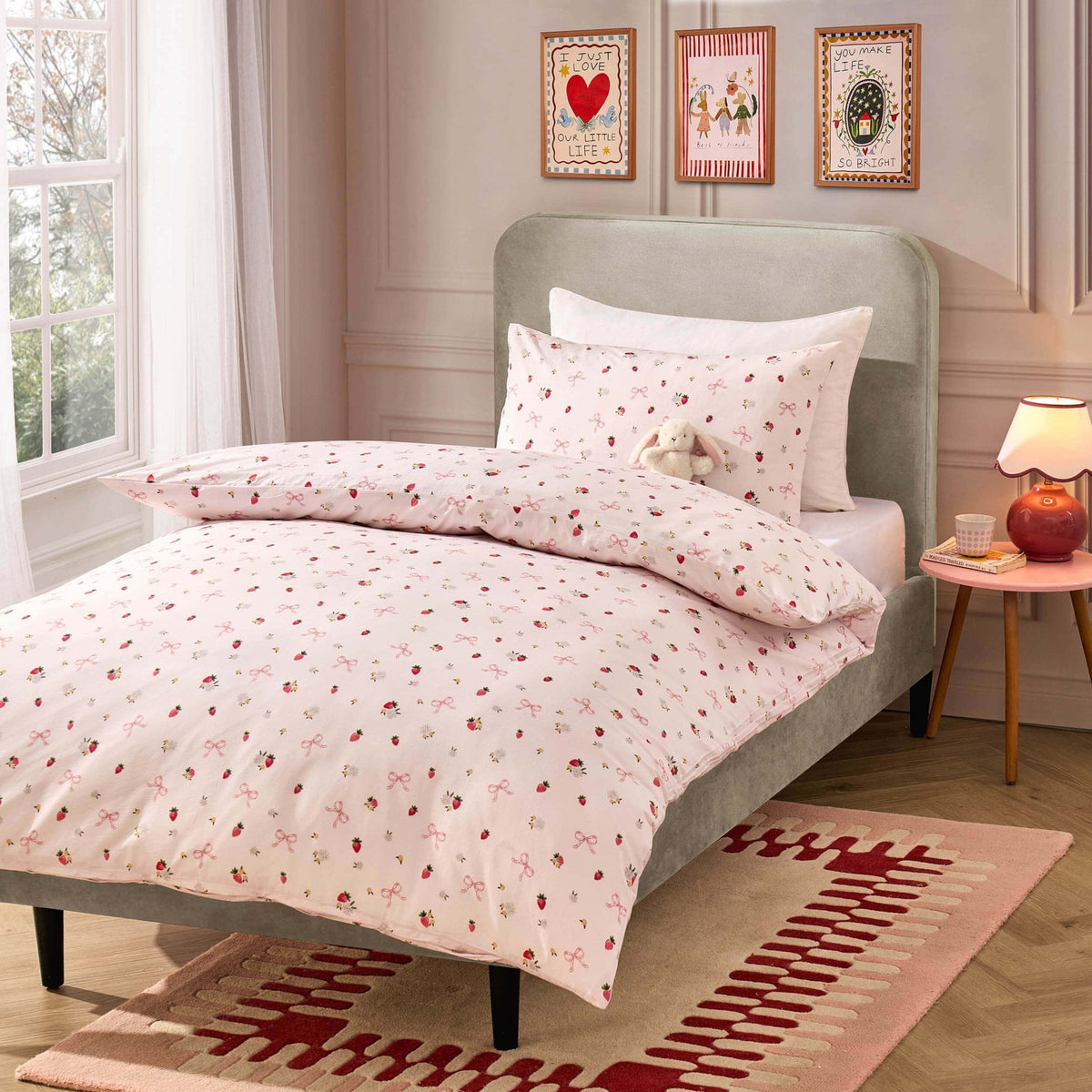 Dusklia - Layla 100% Cotton Strawberry Duvet Cover & Pillowcase set - Pink