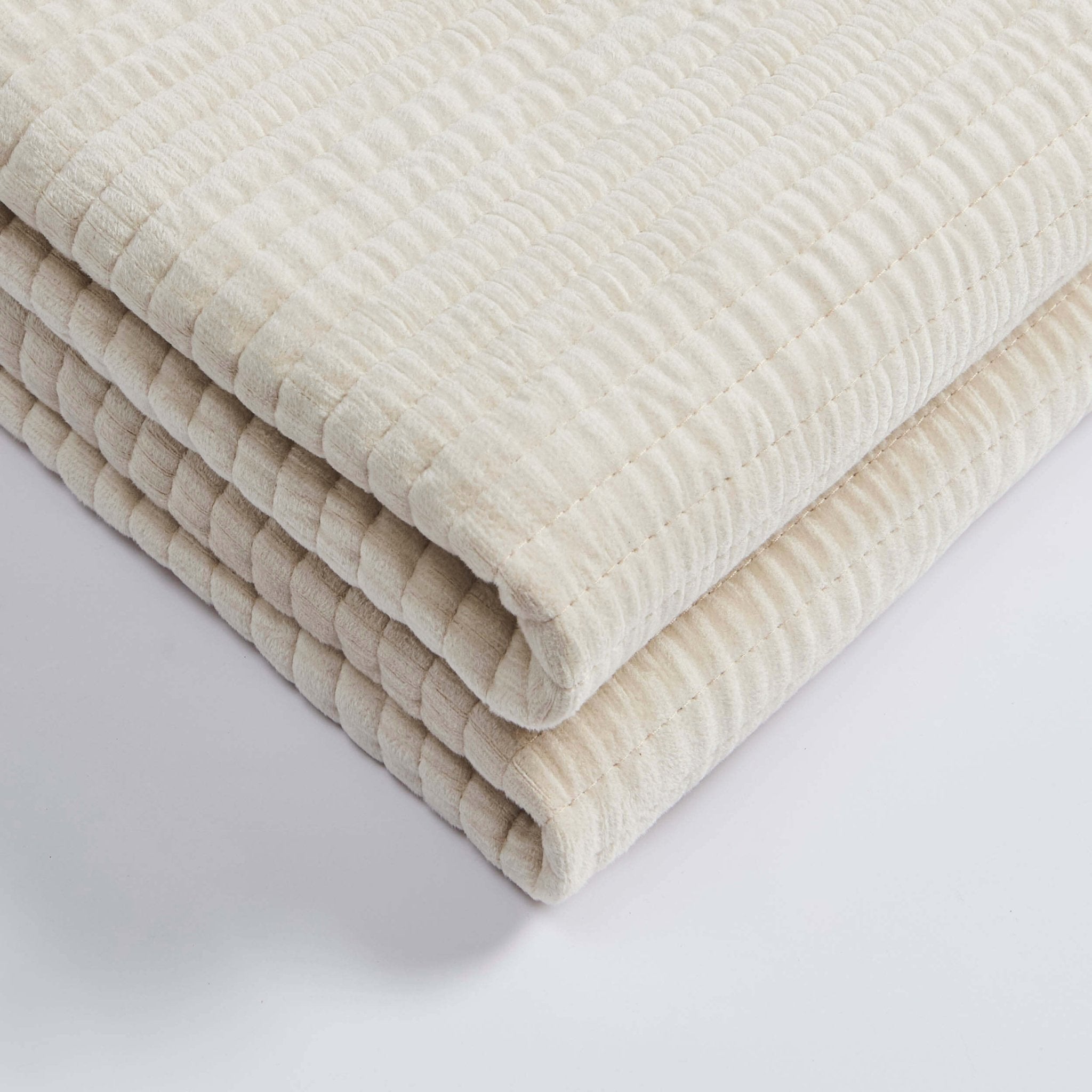 Dusklia - Leona Luxury Quilted Velvet Bedspread - Champagne
