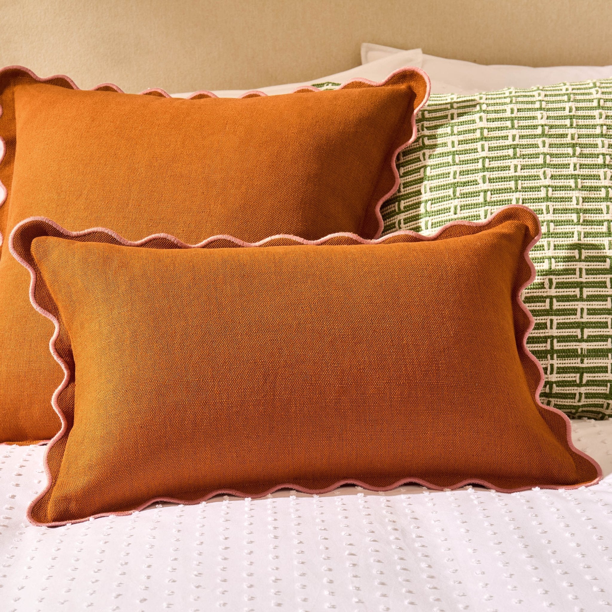 Dusklia - Linen Blend Scallop Edge Cushion Cover - Orange/Pink