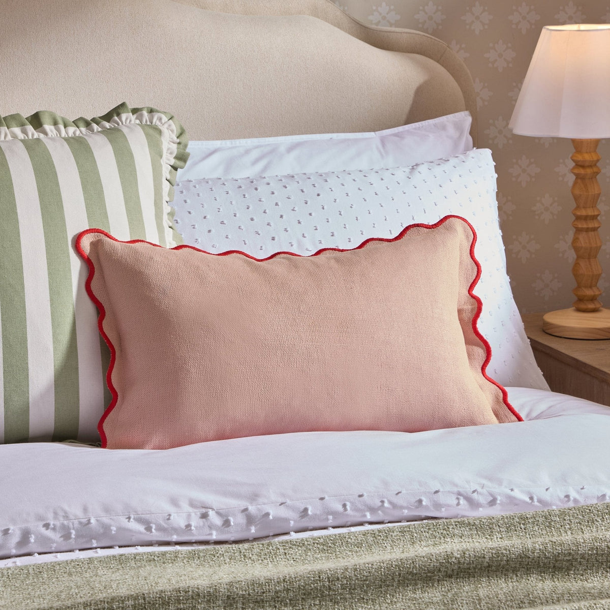 Dusklia - Linen Blend Scallop Edge Cushion Cover - Pink/ Red