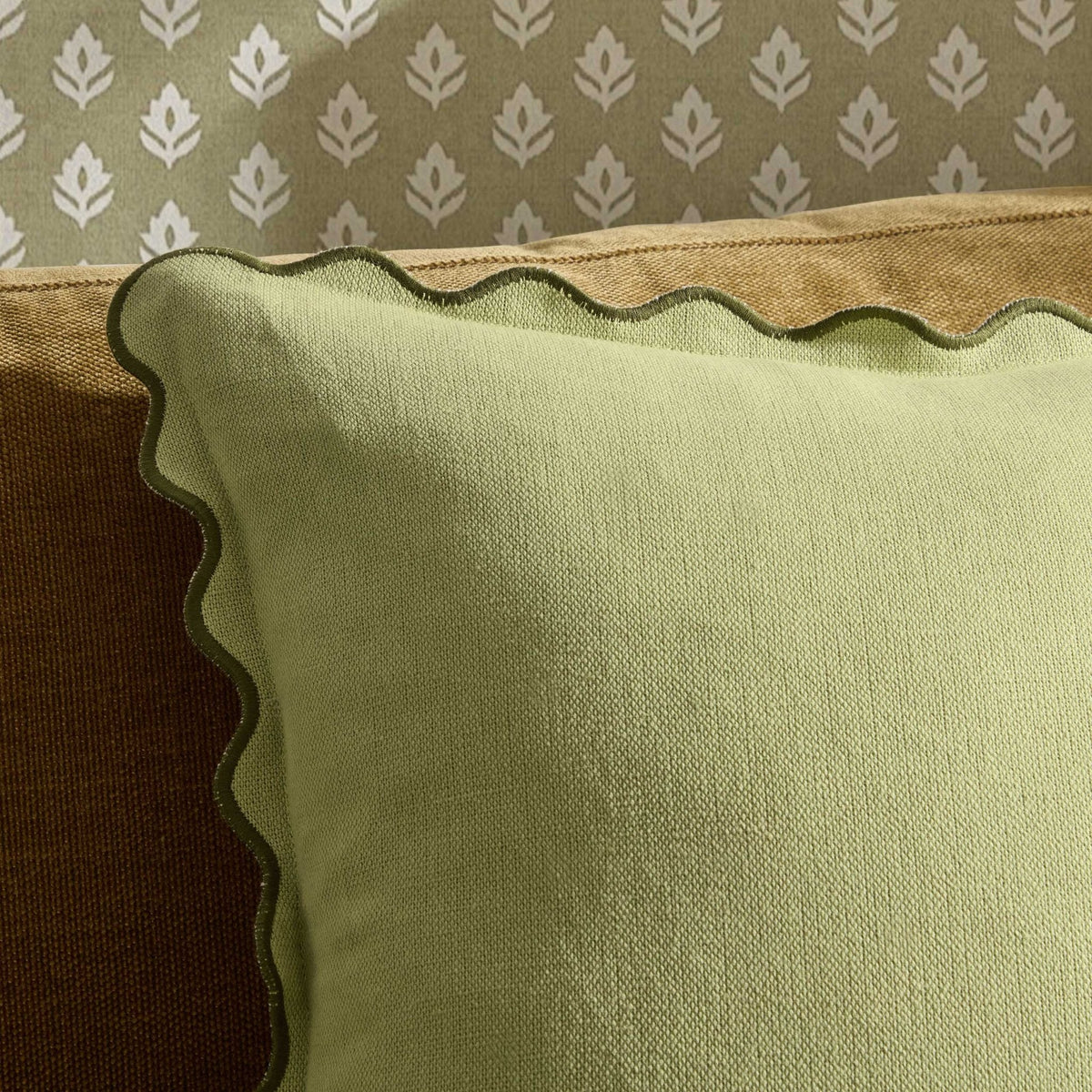 Dusklia - Linen Blend Scallop Edge Sofa Cushion Cover - Green