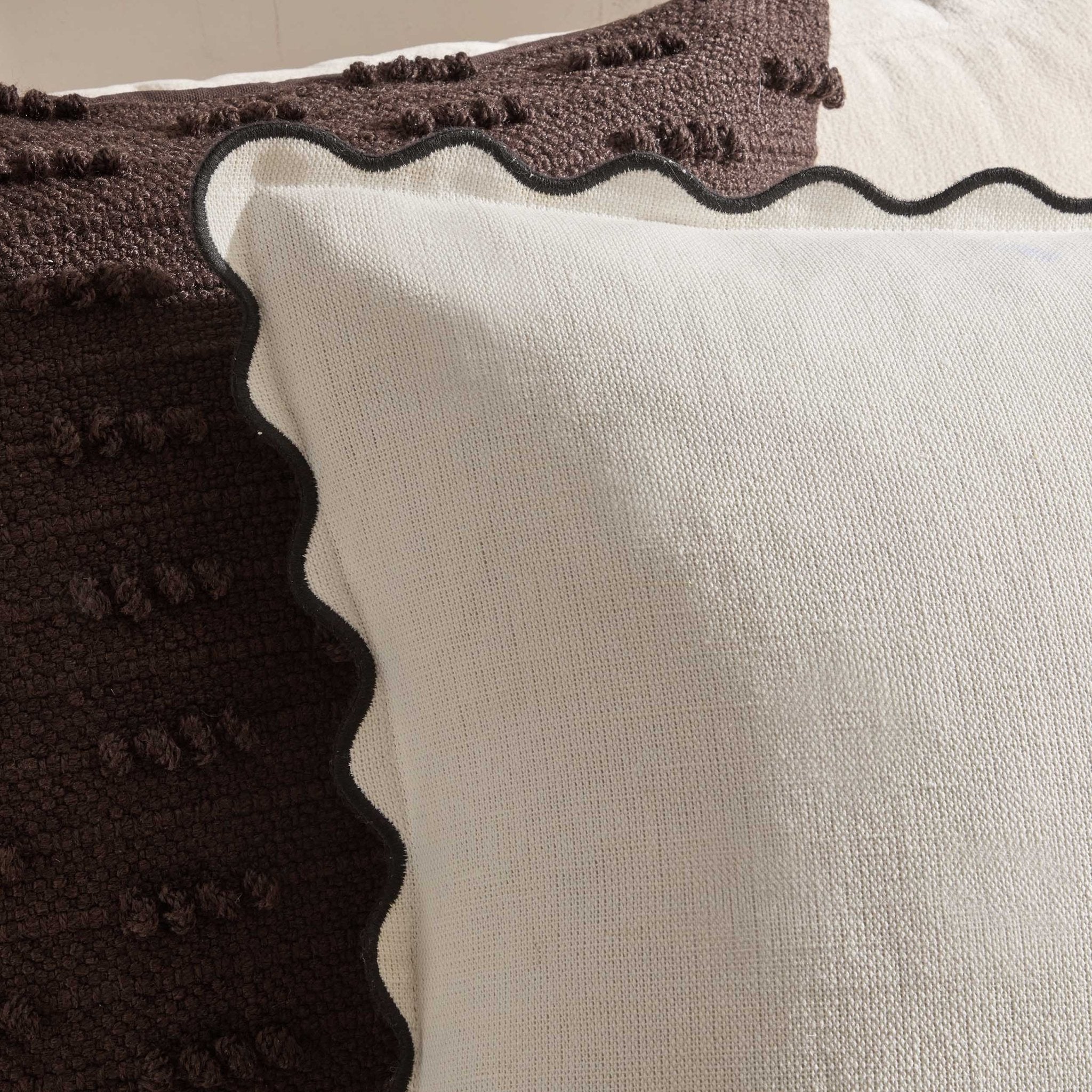 Dusklia - Linen Blend Scallop Edge Sofa Cushion Cover - Natural/Black
