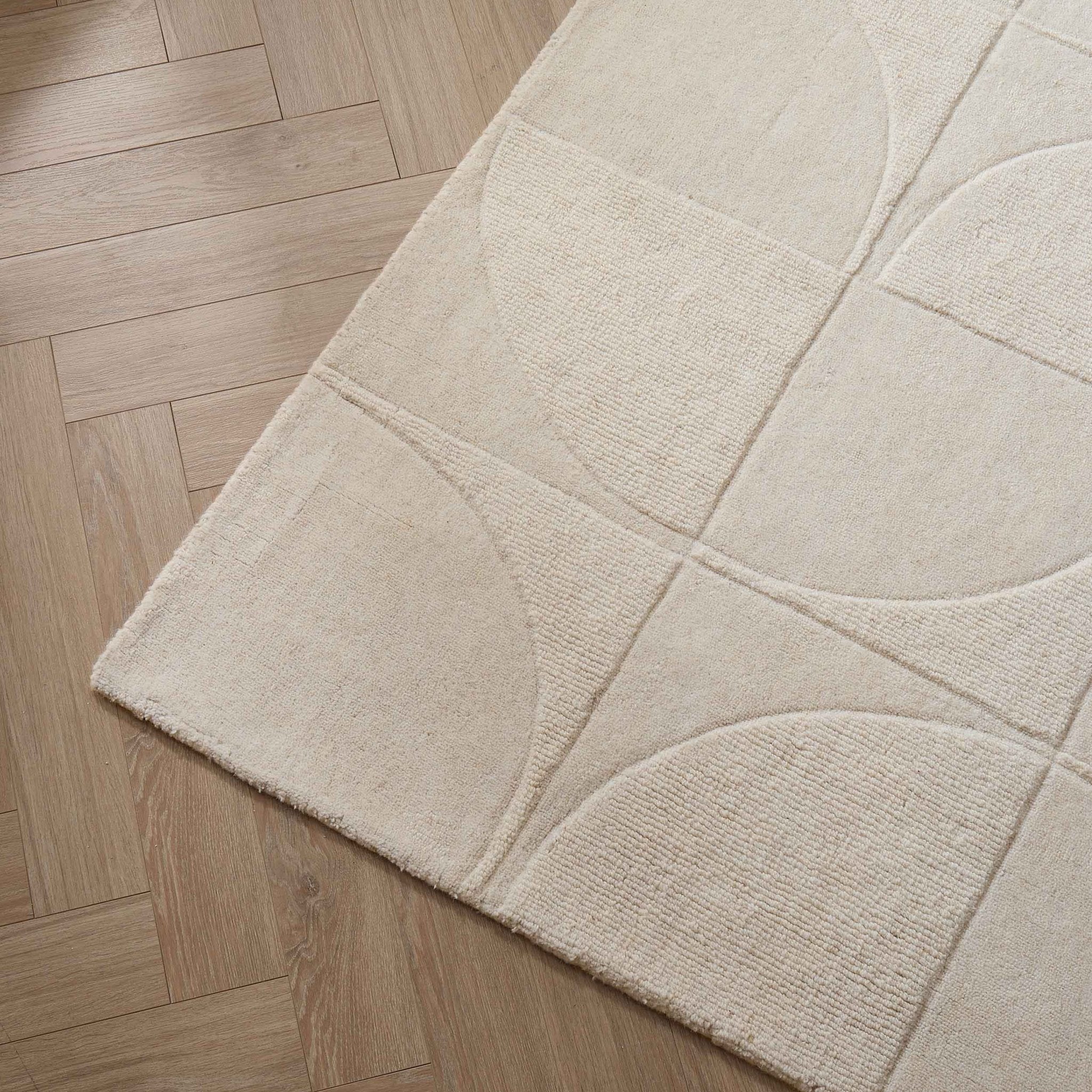 Dusklia - Liv Hand Woven Wool Geometric Pattern Rug - Off White