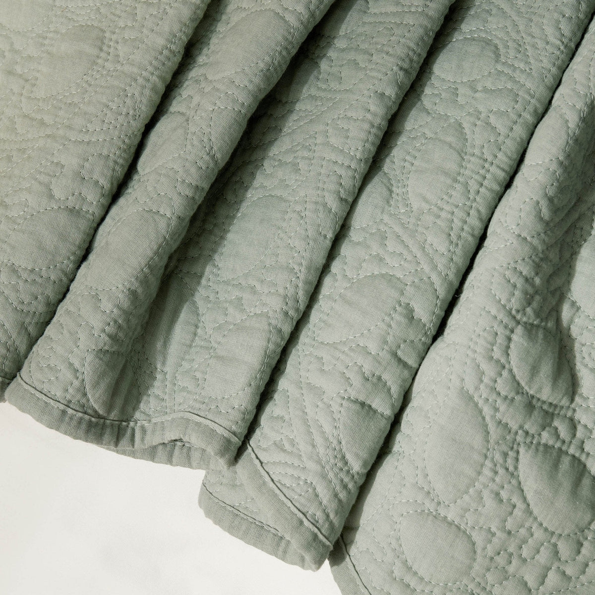 Dusklia - Lucerne Scallop Matelasse Bedspread - Forest Green