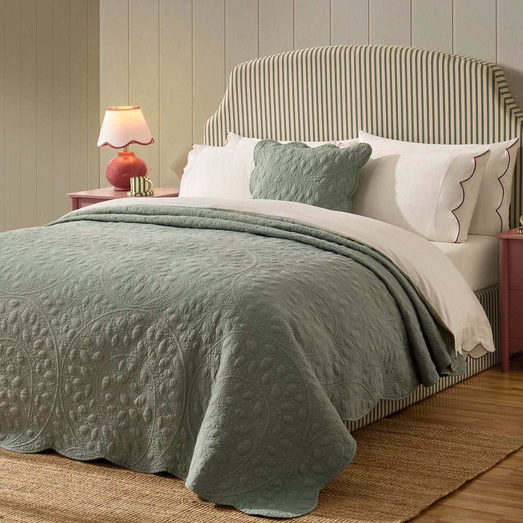 Dusklia - Lucerne Scallop Matelasse Bedspread - Forest Green