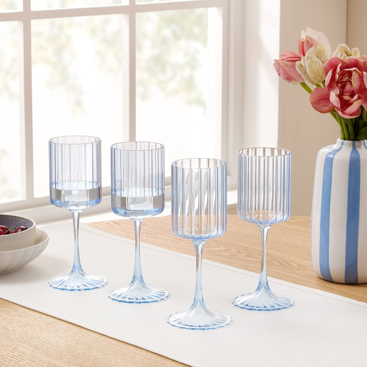 Dusklia - Lucinda Scalloped Edge Wine Glasses - Set of 4 - Blue