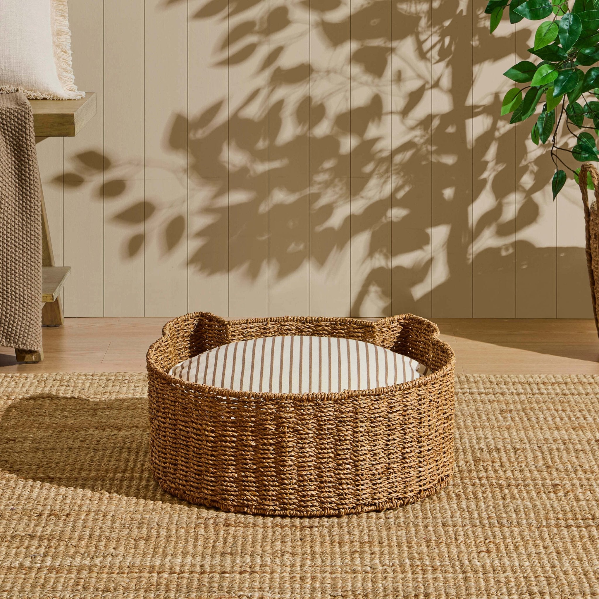 Dusklia - Nola Circle Striped Pillow Bed - Natural