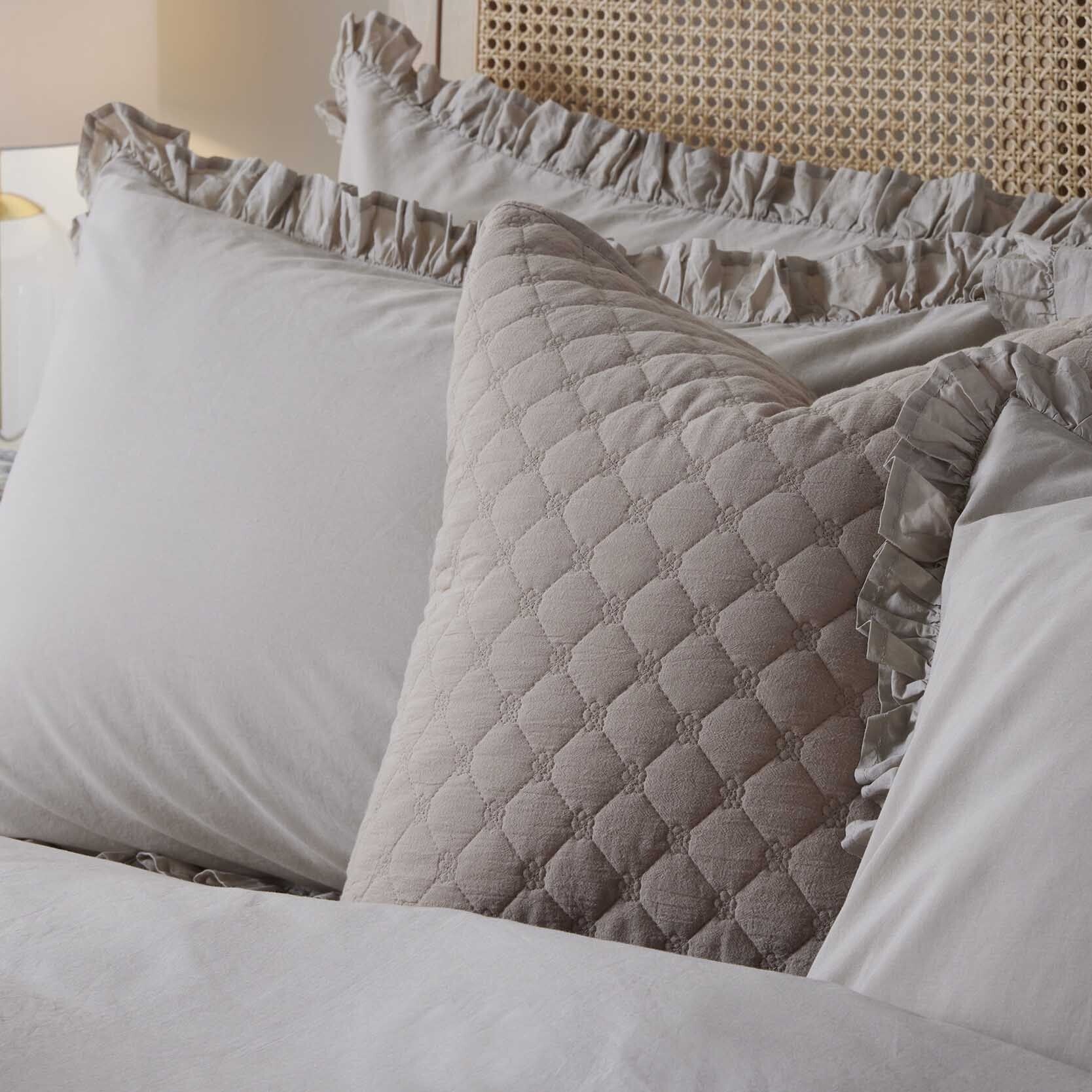 Dusklia - Marion 200 Thread Count Ruffle Edge Duvet Cover - Sand