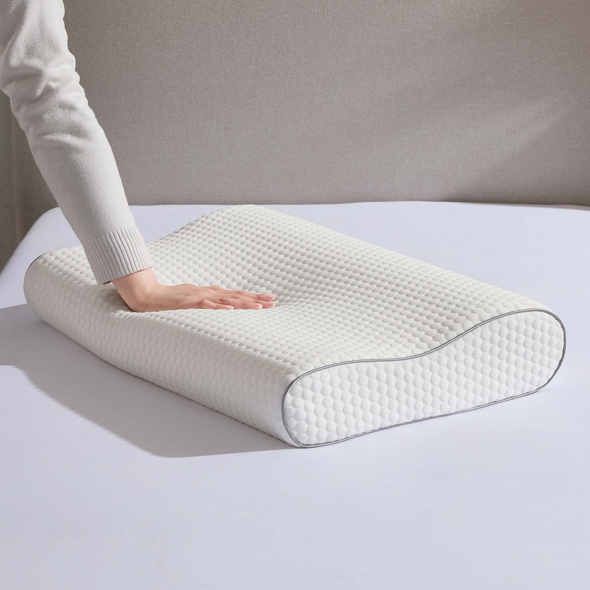 Dusklia - Memory Foam Contour Pillow - White