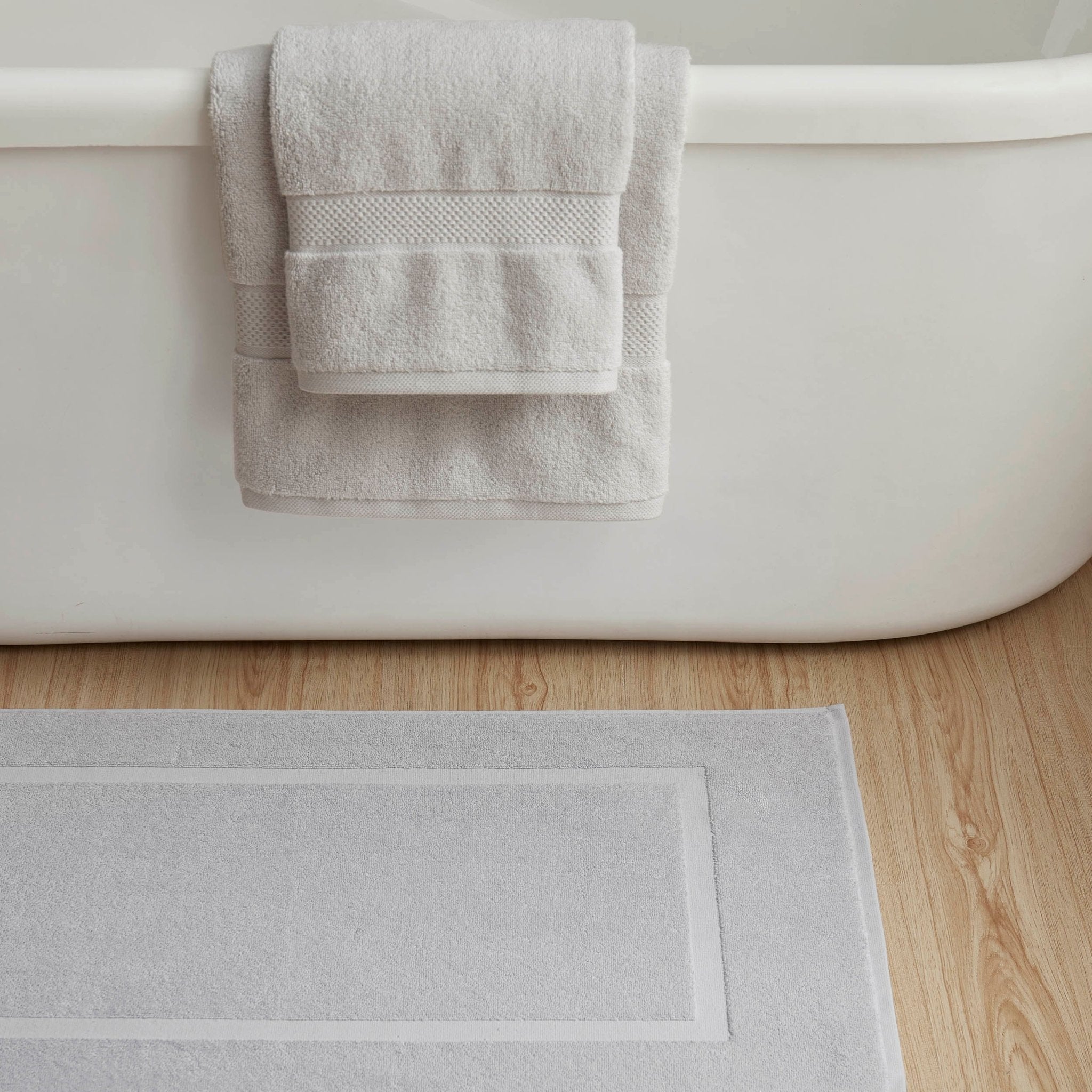 Dusklia - Milos Plain Picture Frame Bath Mat - Dove Grey