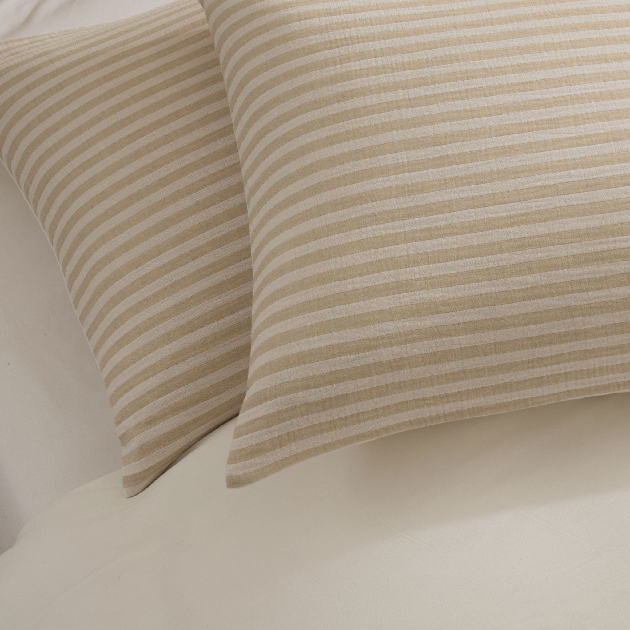 Dusklia - Miran Yarn Dyed Muslin Duvet Cover & Pillowcase Set - Natural/White