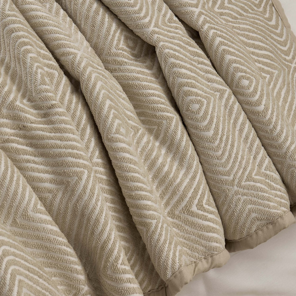 Dusklia - Nairobi Geo Chenille Stitch Quilt Bedspread - Taupe/White