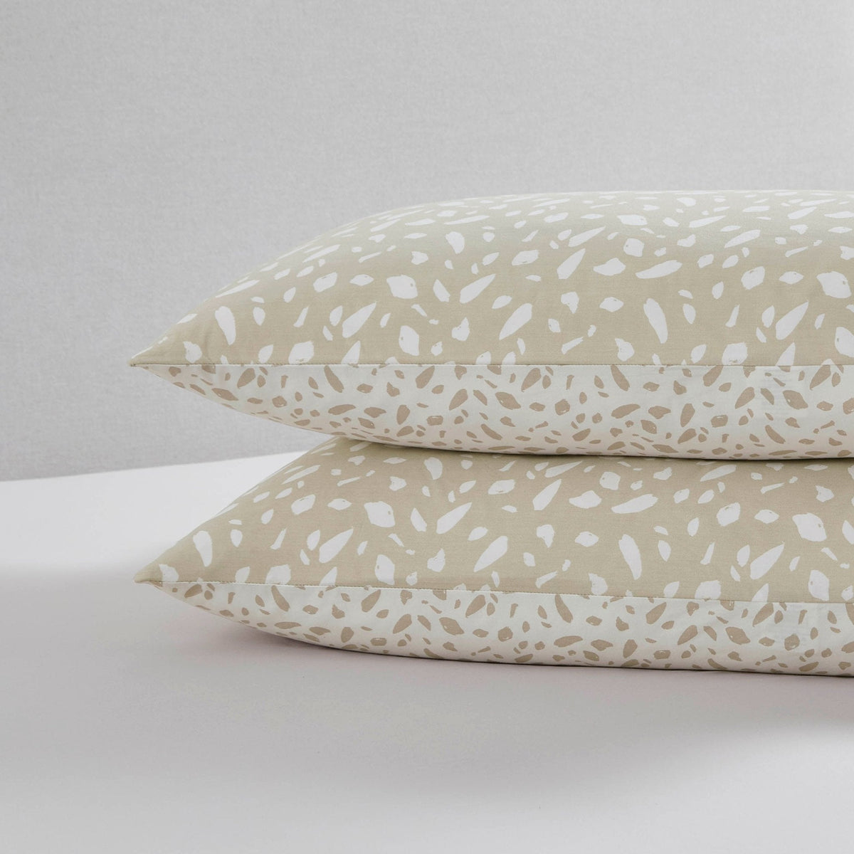 Dusklia - Nala 200 Thread Count Reversible Duvet Cover & Pillowcase Set - Animal Print - Natural