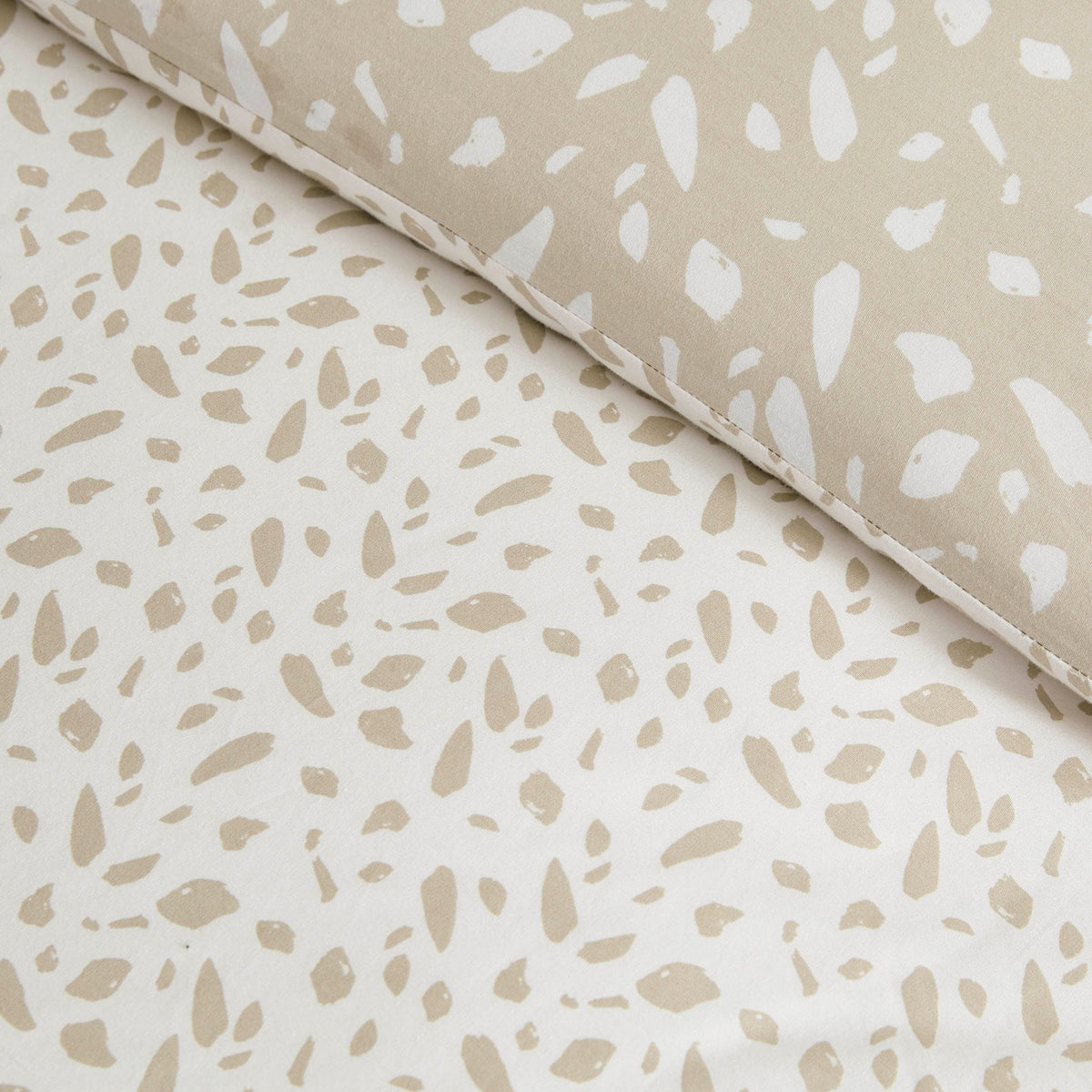 Dusklia - Nala 200 Thread Count Reversible Duvet Cover & Pillowcase Set - Animal Print - Natural