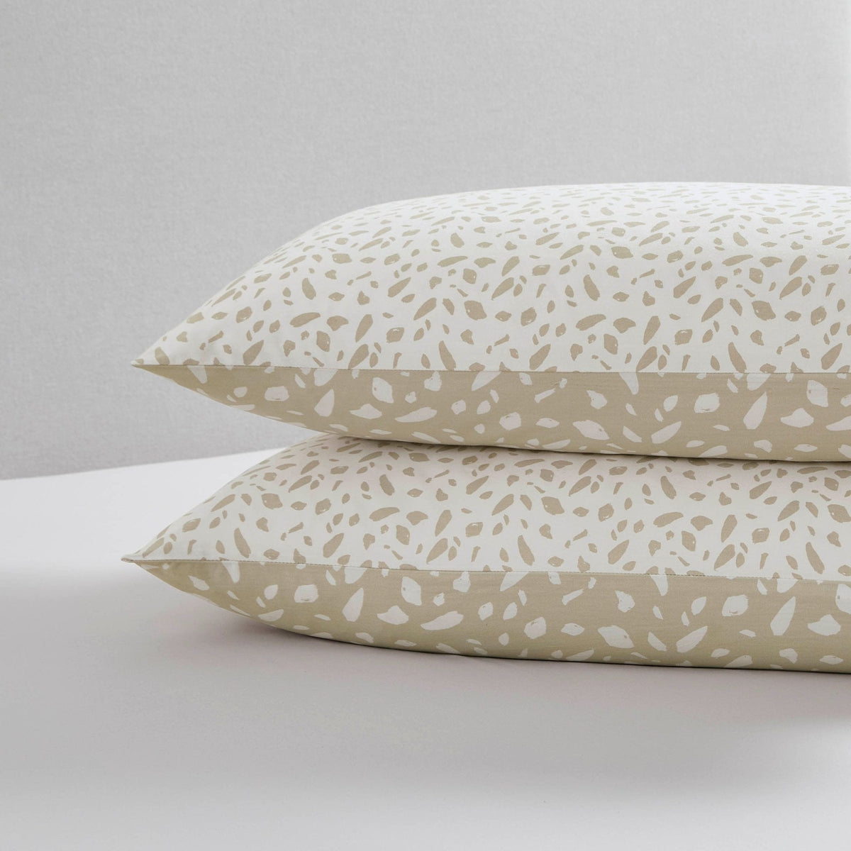 Dusklia - Nala 200 Thread Count Reversible Duvet Cover & Pillowcase Set - Animal Print - Natural