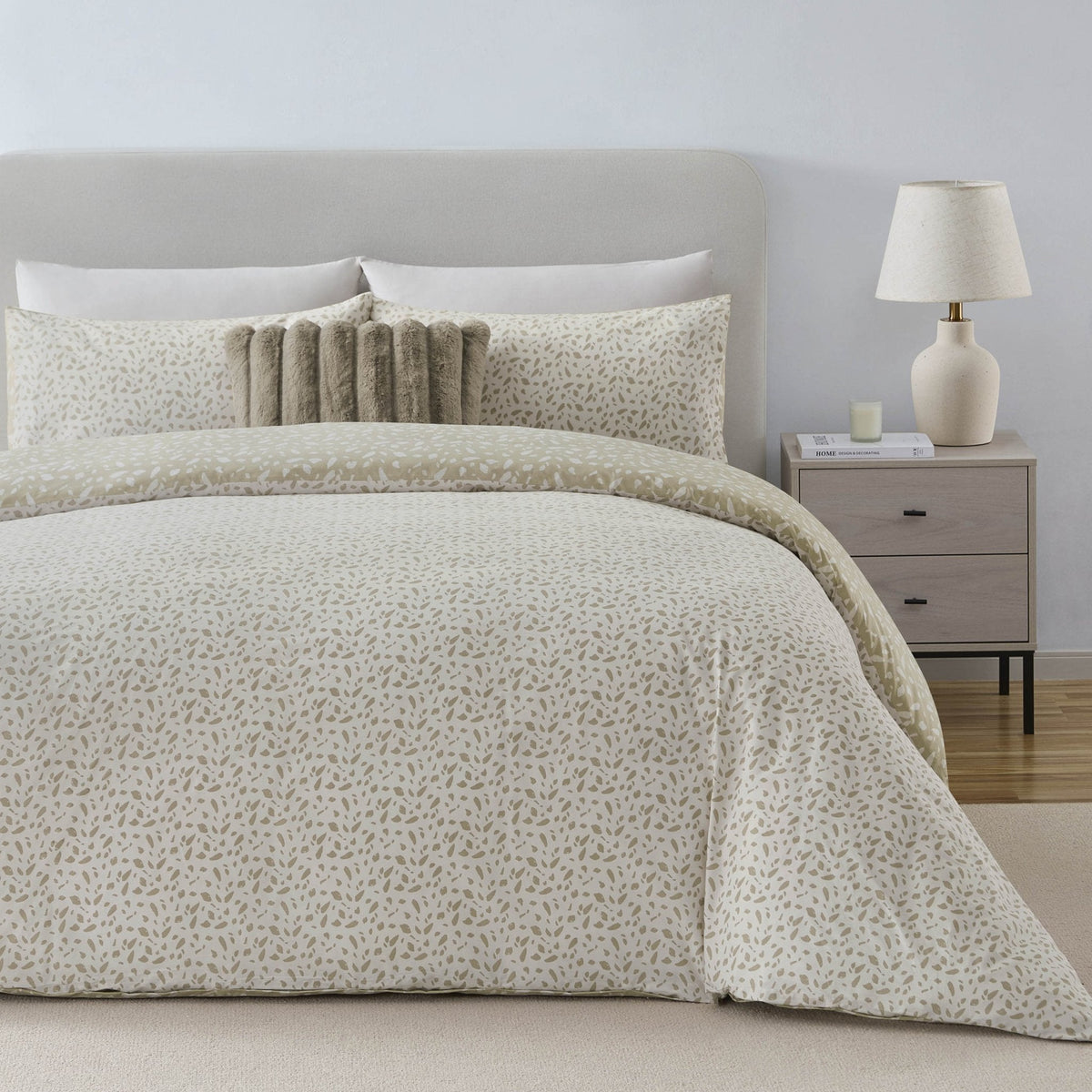 Dusklia - Nala 200 Thread Count Reversible Duvet Cover & Pillowcase Set - Animal Print - Natural