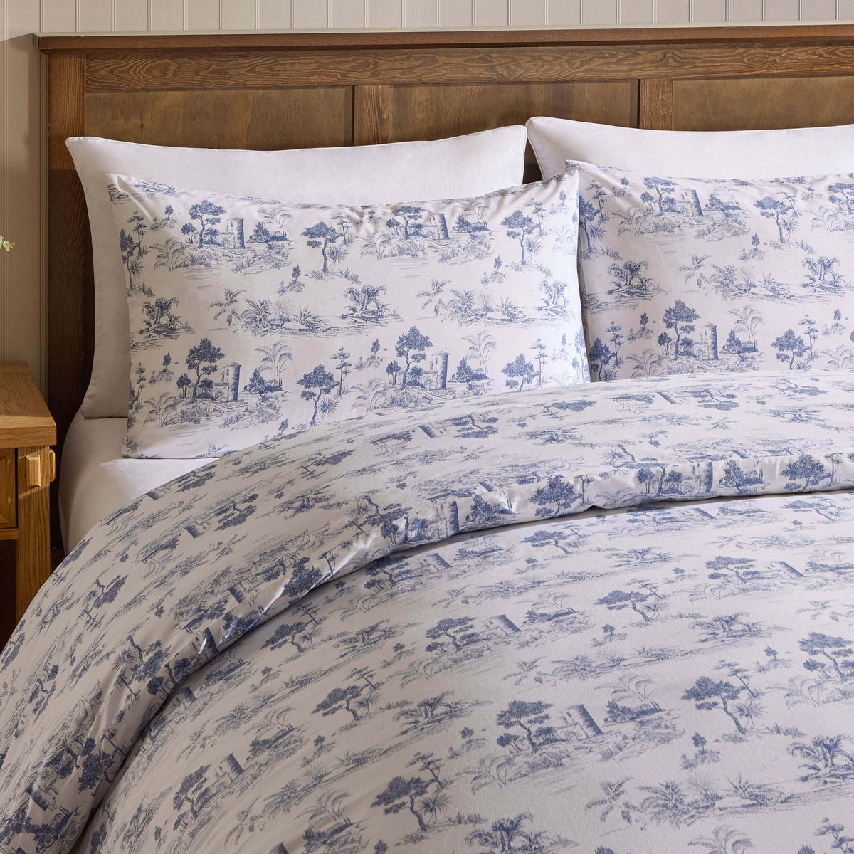 Dusklia - Ophelia Toile Print 100% Cotton 200 Thread Count Duvet Cover & Pillowcase Set - Light Blue