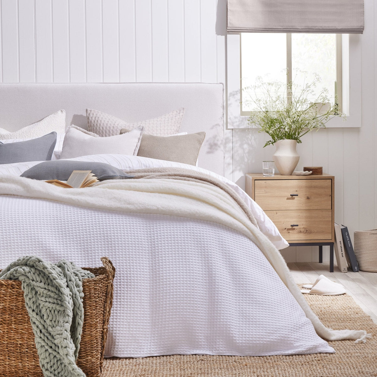 Dusklia - Oslo Ottoman Storage Bed - Ivory