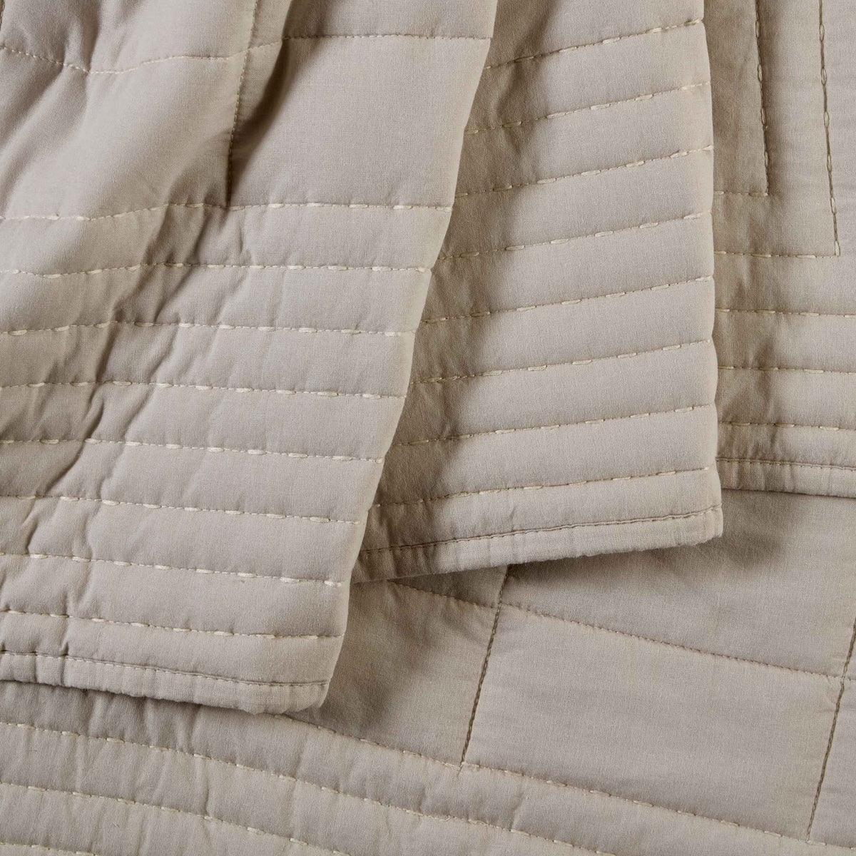 Dusklia - Oxford Cotton Rich Quilted Bedspread - Champagne