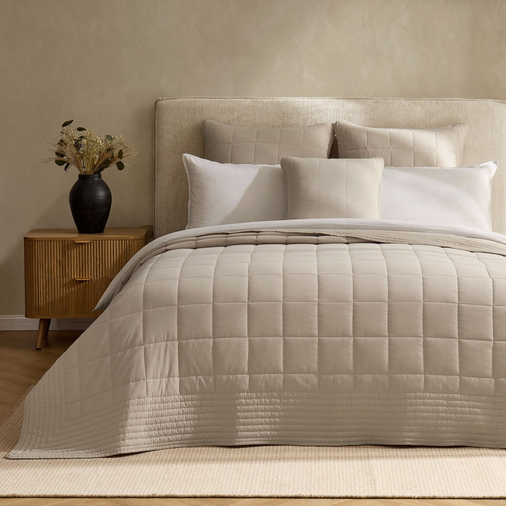 Dusklia - Oxford Cotton Rich Quilted Bedspread - Champagne