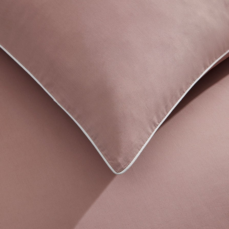 Dusklia - Pair of Cambridge Pillowcases - 200 Thread Count - Cotton - Dusky Rose
