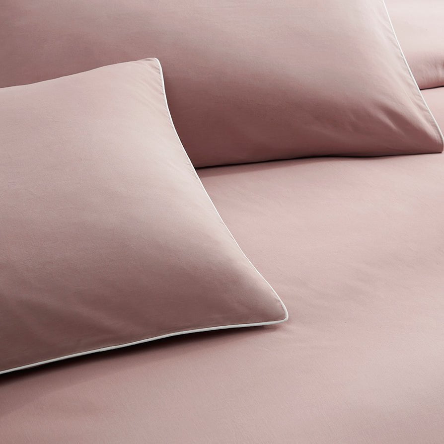 Dusklia - Pair of Cambridge Pillowcases - 200 Thread Count - Cotton - Dusky Rose