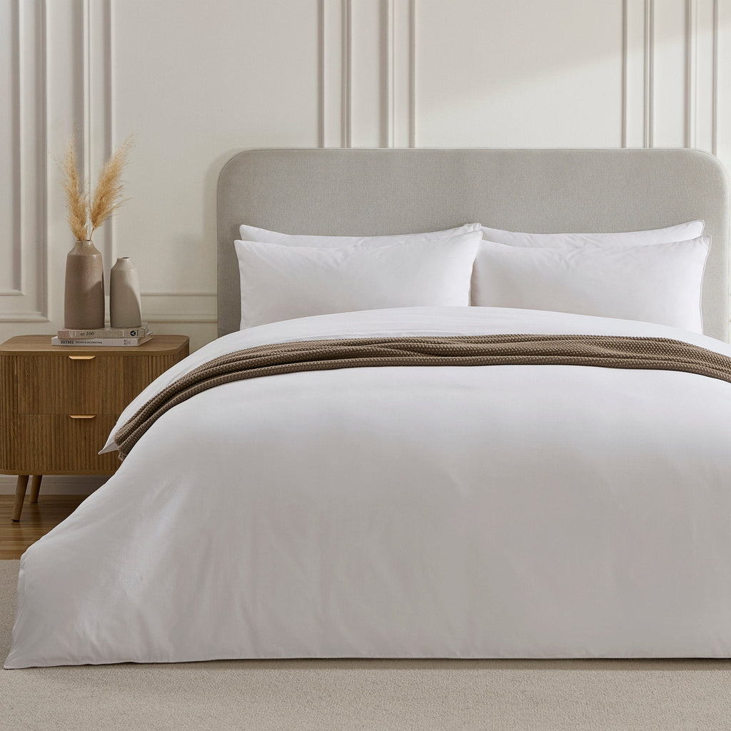Dusklia - Pair of Cambridge Pillowcases - 200 Thread Count - Cotton - White