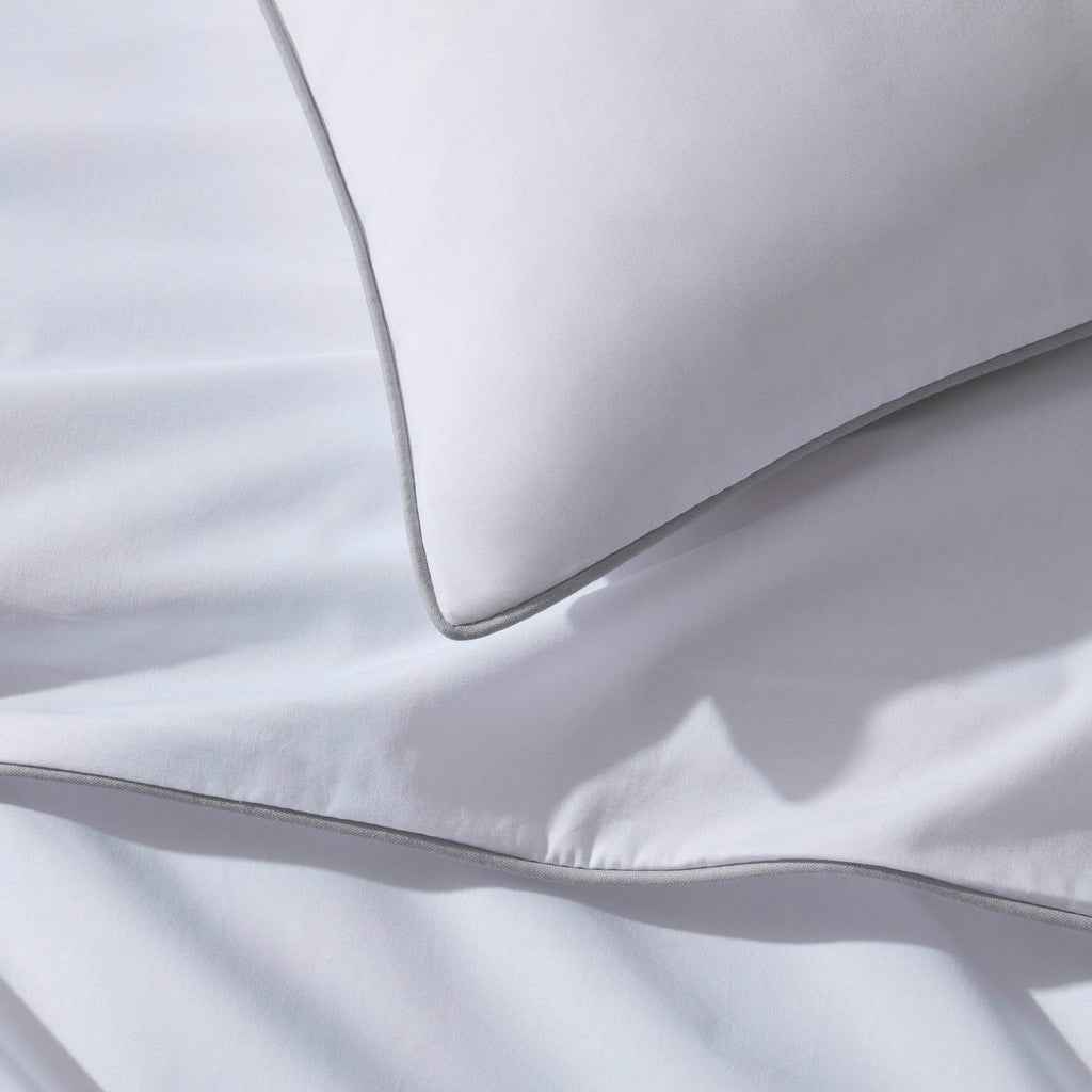 Dusklia - Pair of Cambridge Pillowcases - 200 Thread Count - Cotton - White/Grey