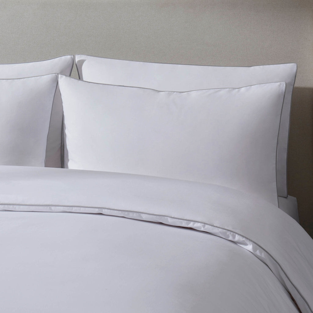 Dusklia - Pair of Cambridge Pillowcases - 200 Thread Count - Cotton - White/Grey