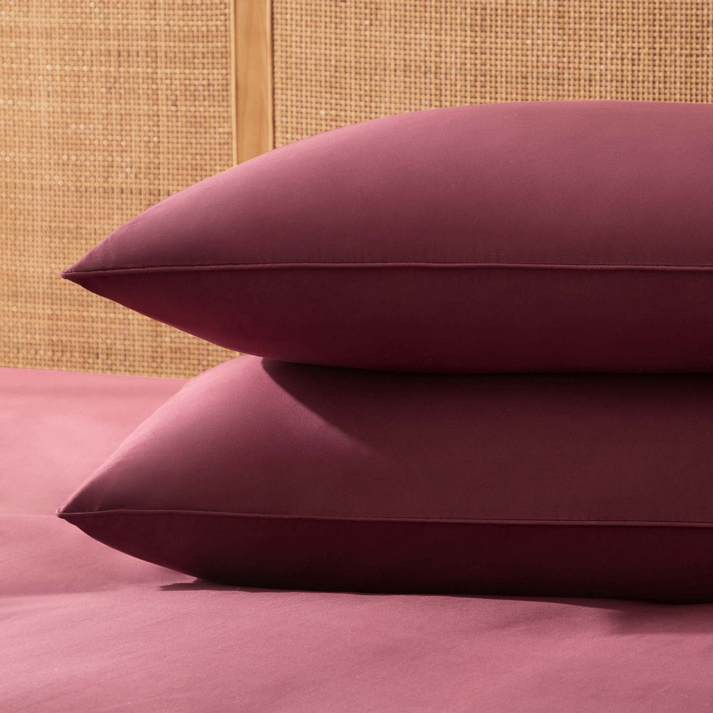 Dusklia - Pair of Cambridge Piped Edge Pillowcases -  200 Thread Count - Dark Berry