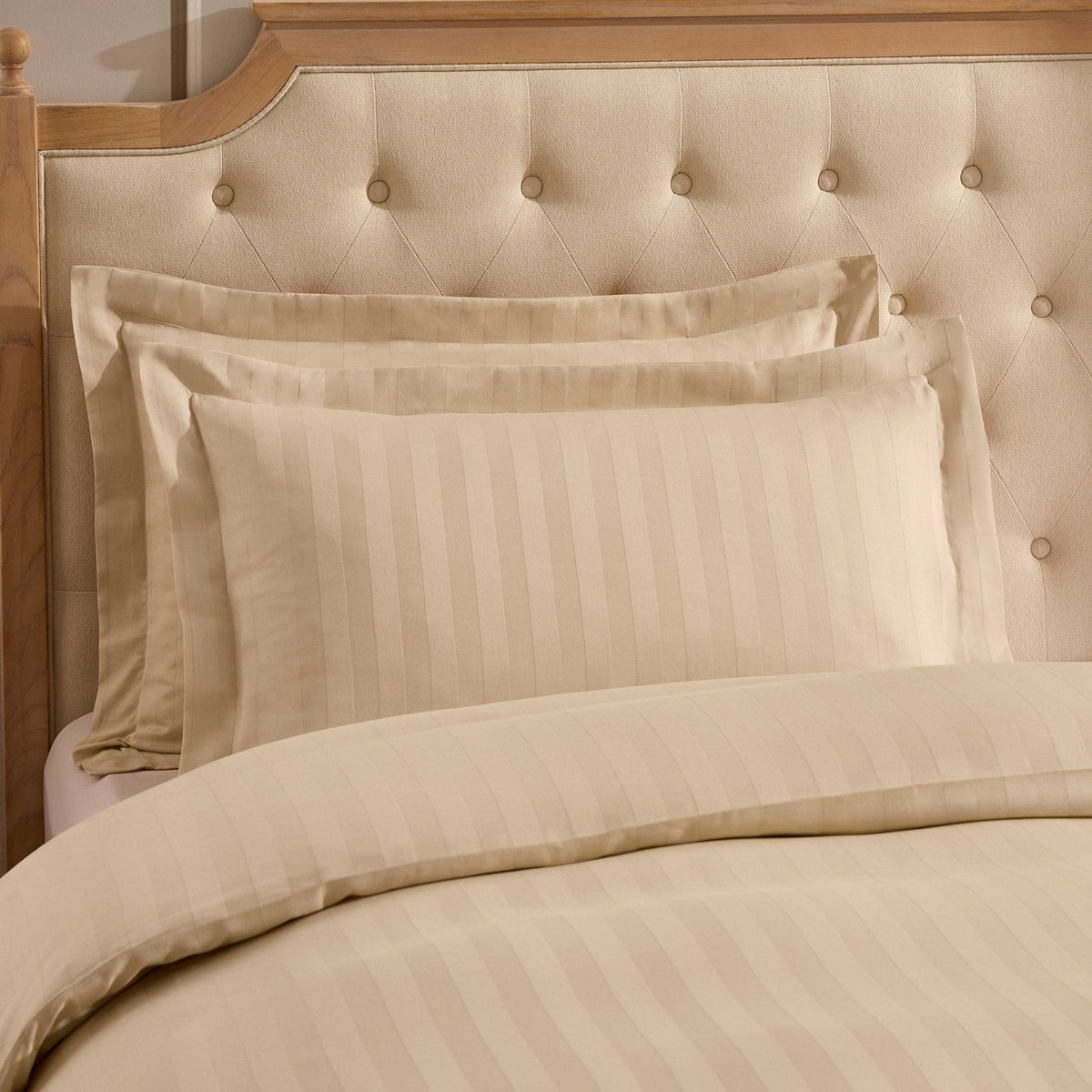 Dusklia - Pair of Hotel Satin Stripe 200 Thread Count Oxford Pillowcases - Champagne