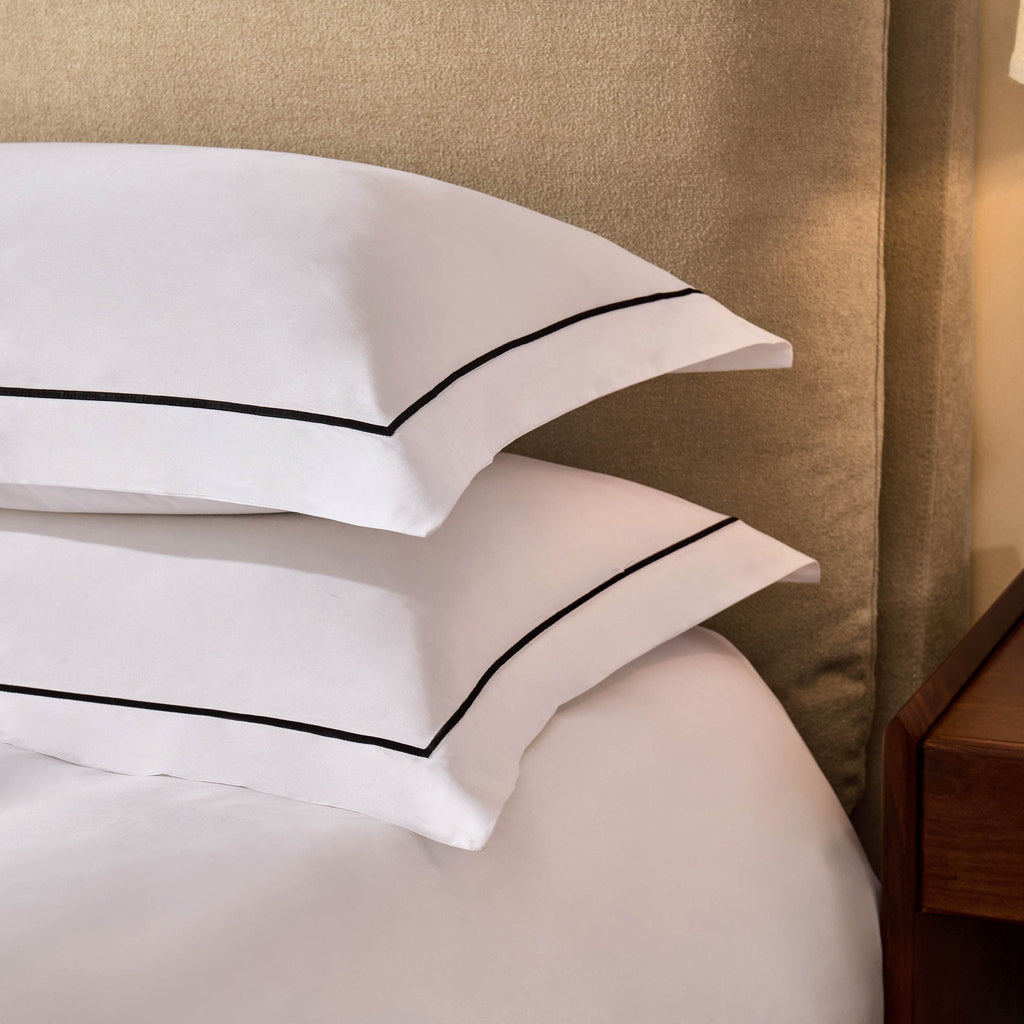 Dusklia - Pair of Islington 300 Thread Count Embroidered Oxford Pillowcases - White/Black