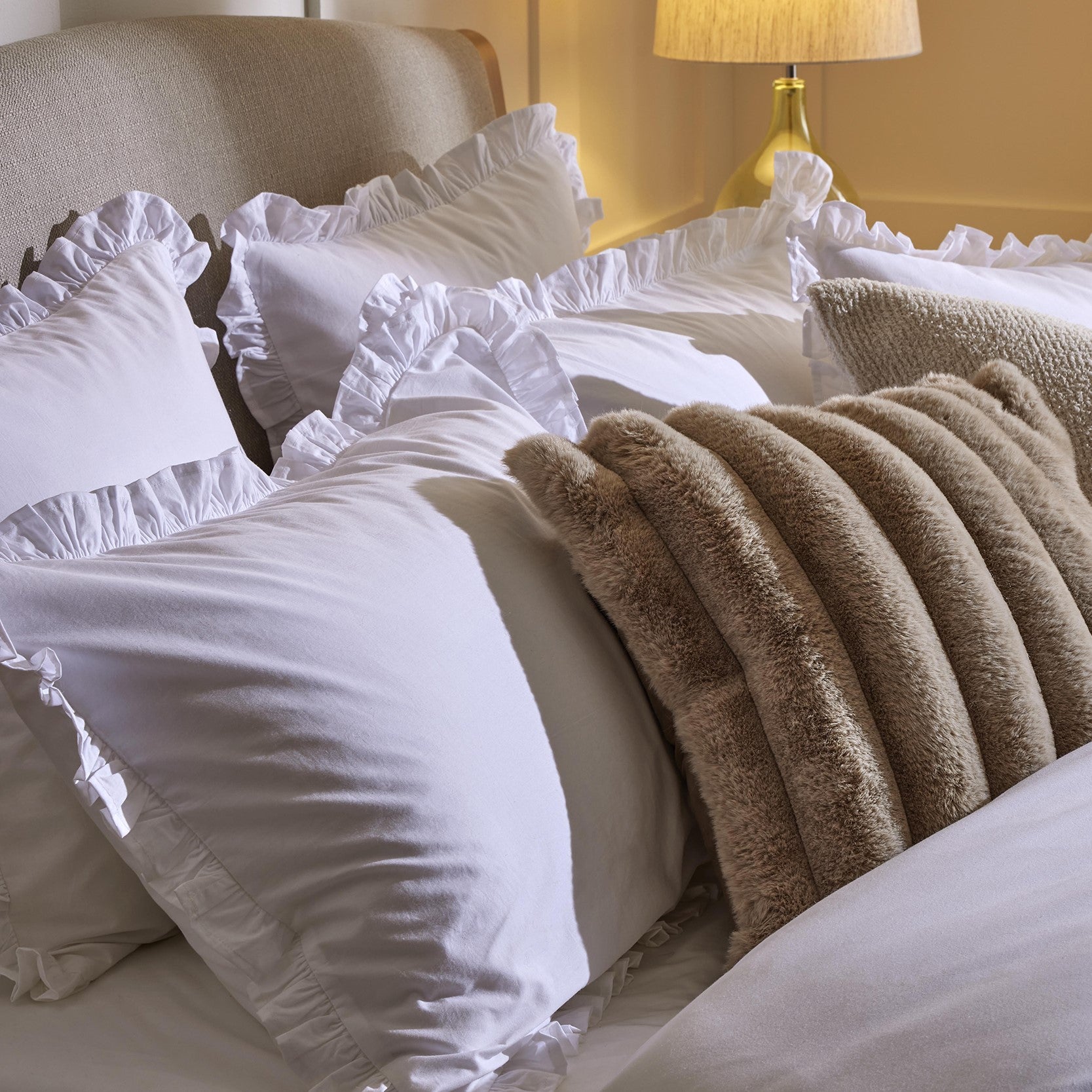 Dusklia - Pair of Marion Ruffle Edge Oxford Pillowcases - Ecru