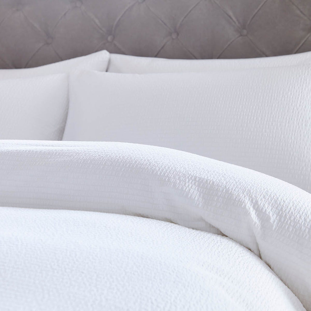 Dusklia - Pair of Mykonos Seersucker Pillowcases - 200 Thread Count - Cotton - White