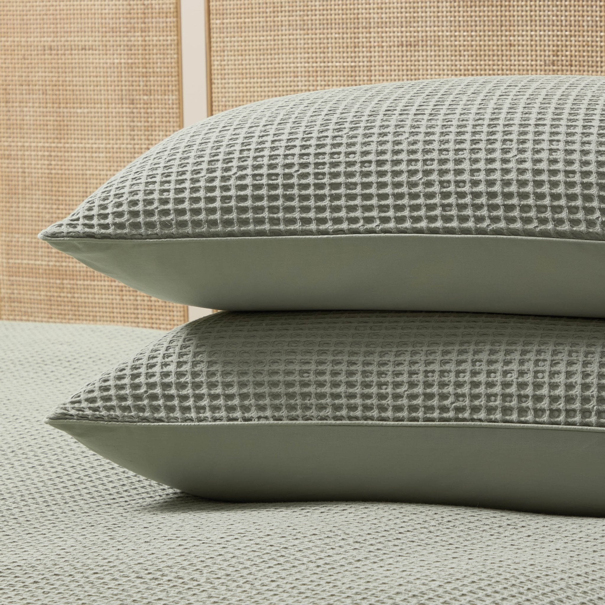 Dusklia - Portofino Waffle 100% Cotton Pair of Pillowcases 200 Thread Count - Sage Green