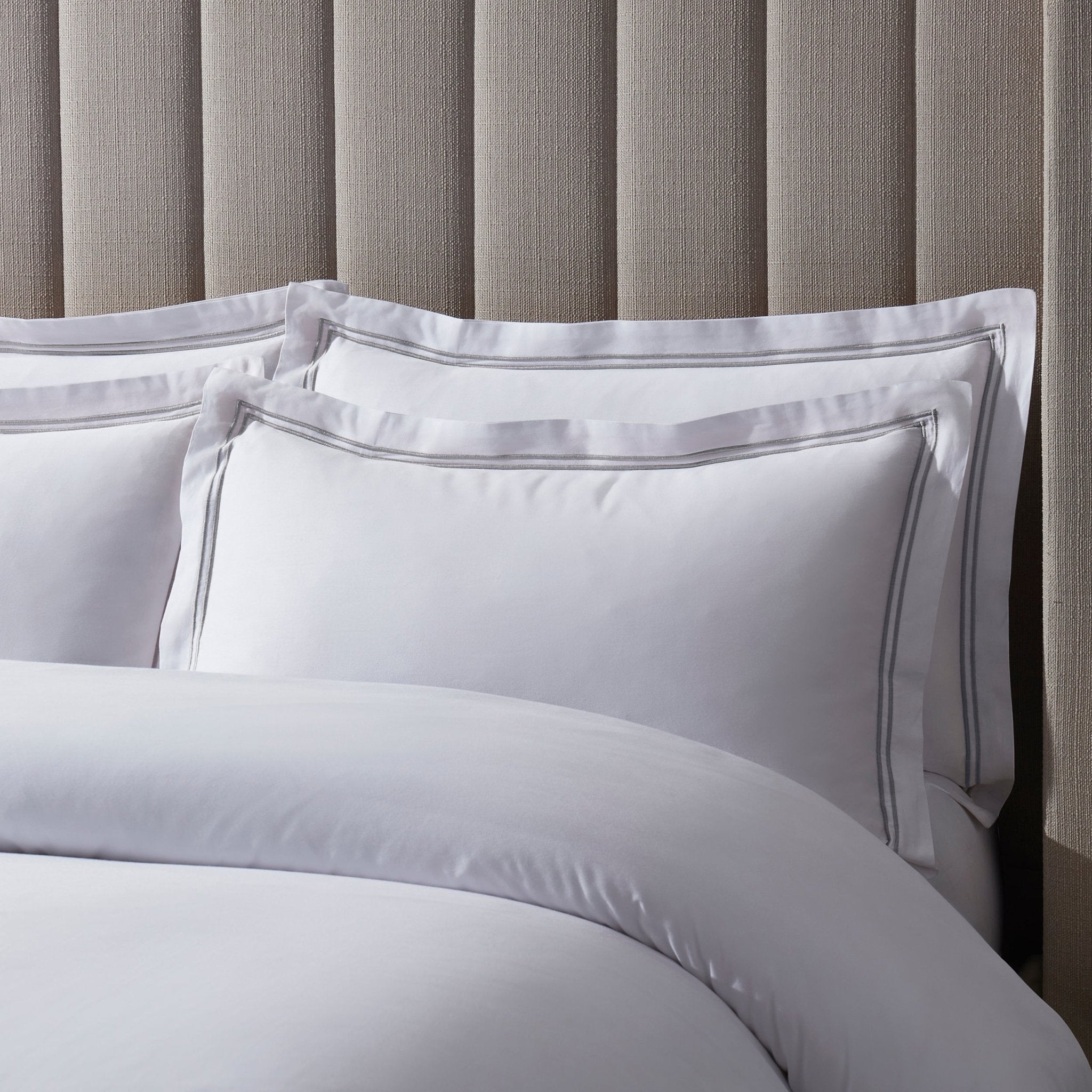 Dusklia - Regent Embroidered 100% Cotton Duvet Cover 400 Thread Count - Grey