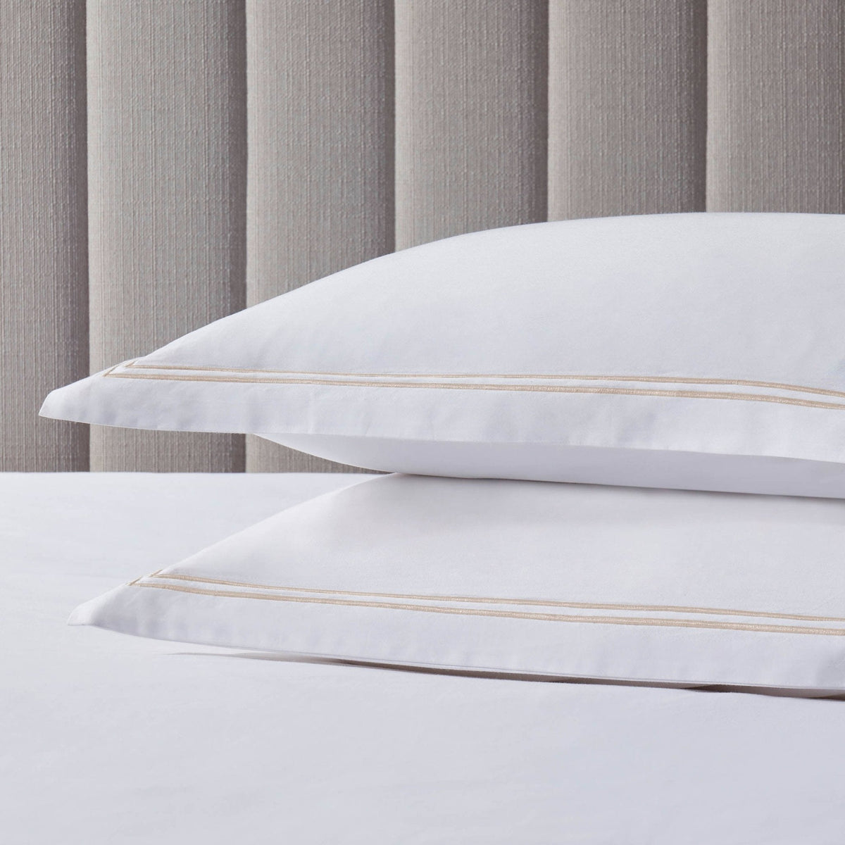 Dusklia - Regent Embroidered 100% Cotton Pair of Oxford Pillowcases 400 Thread Count - Natural