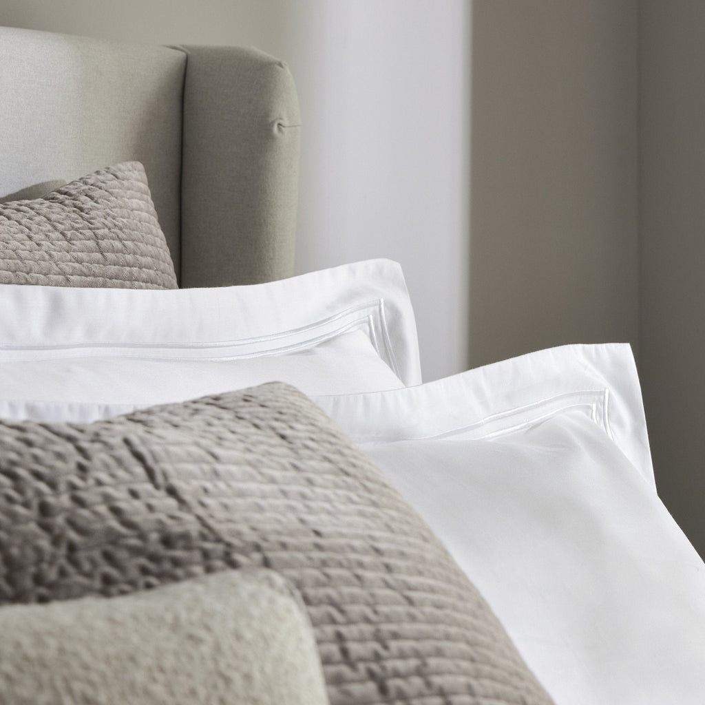 Dusklia - Regent Embroidered 100% Cotton Pair of Oxford Pillowcases 400 Thread Count - White
