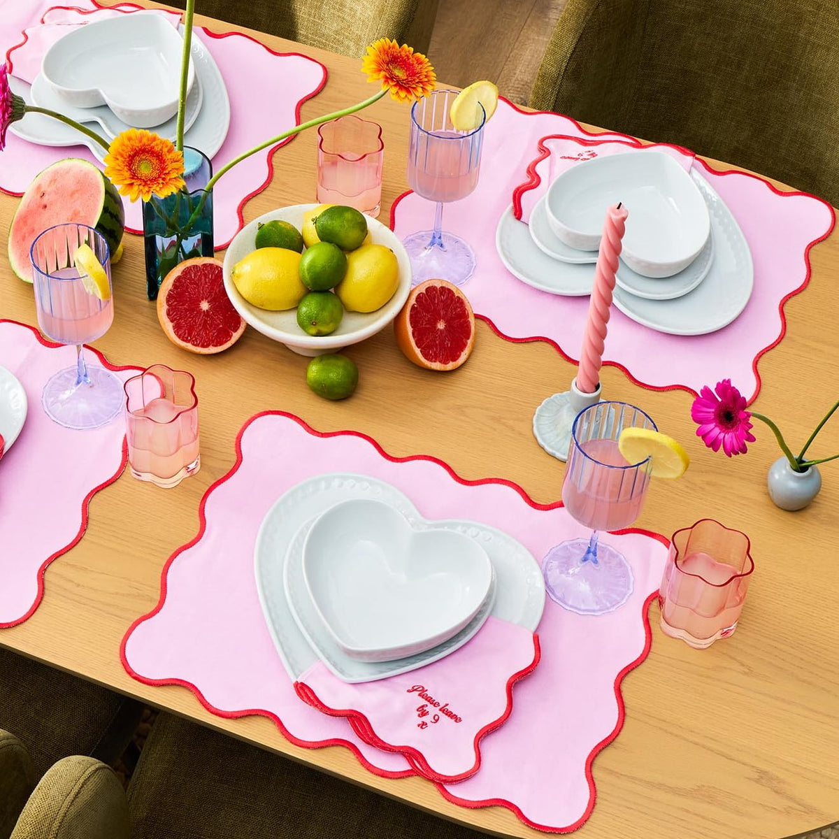Dusklia - Please leave by 9 Scallop Edge Set of 4 Napkins - Pink/Red
