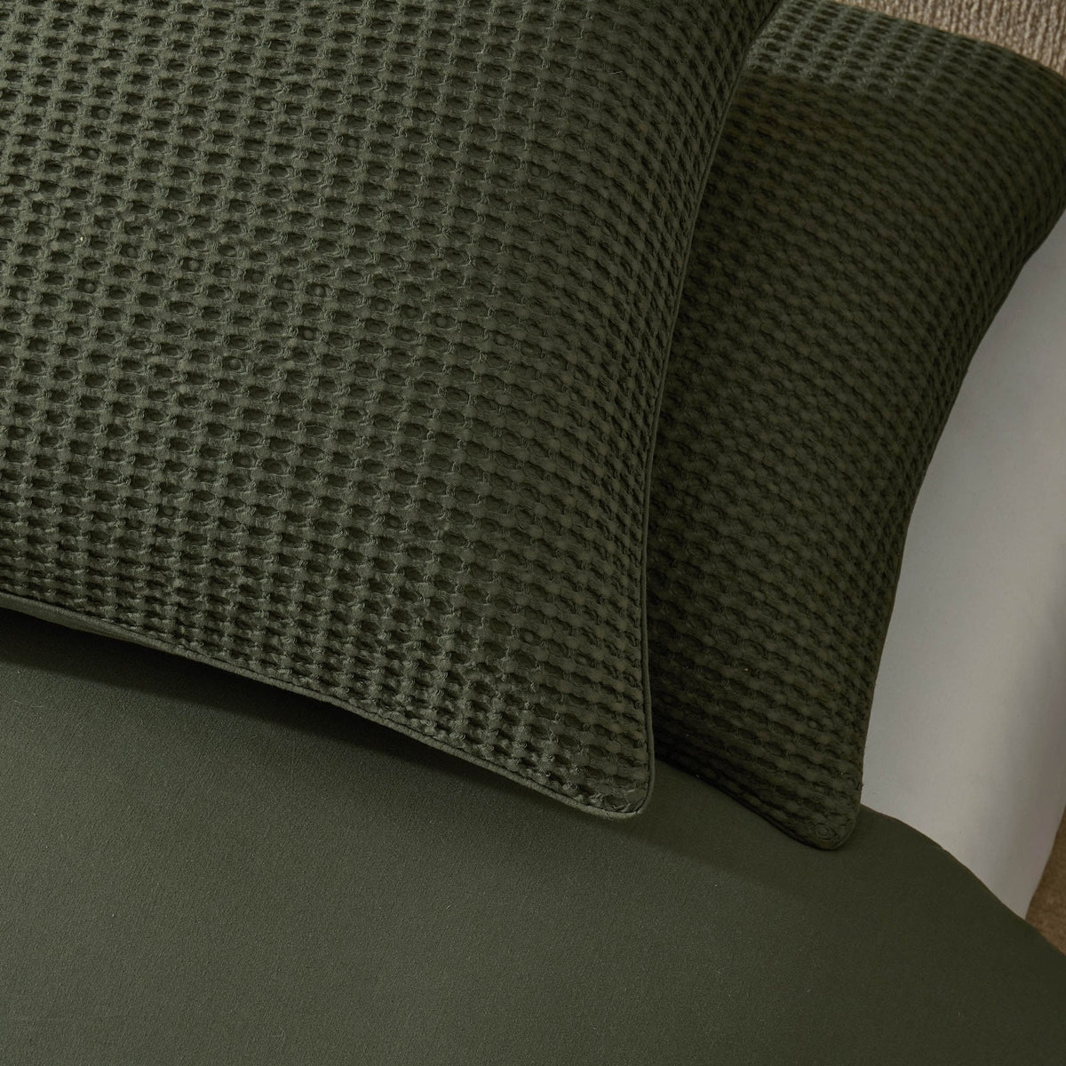 Dusklia - Portofino Waffle 100% Cotton Pair of Pillowcases 200 Thread Count - Forest Green