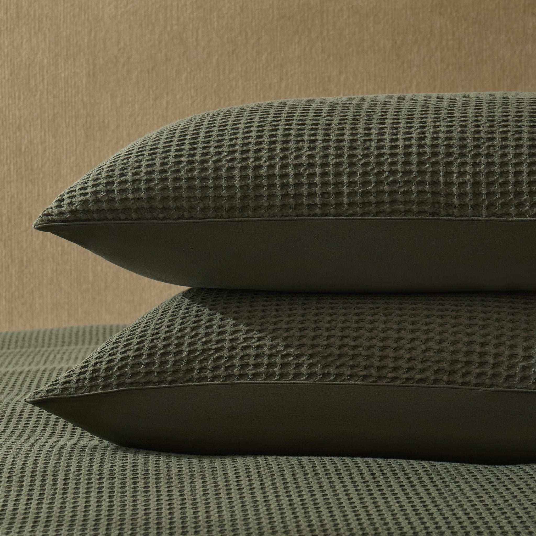 Dusklia - Portofino Waffle 100% Cotton Pair of Pillowcases 200 Thread Count - Forest Green