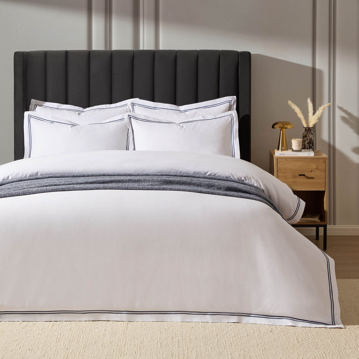 Dusklia - Regent Embroidered 100% Cotton Duvet Cover 400 Thread Count - Navy