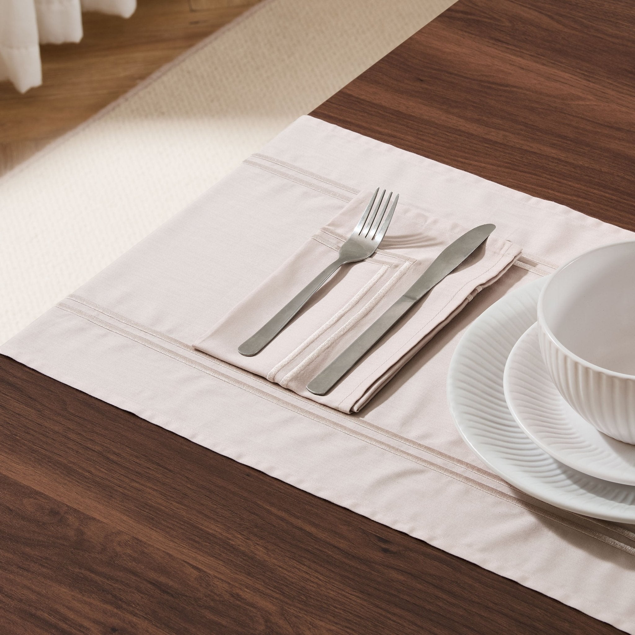 Dusklia - Regent 100% Cotton Set of 4 Napkins 400 Thread Count - Champagne
