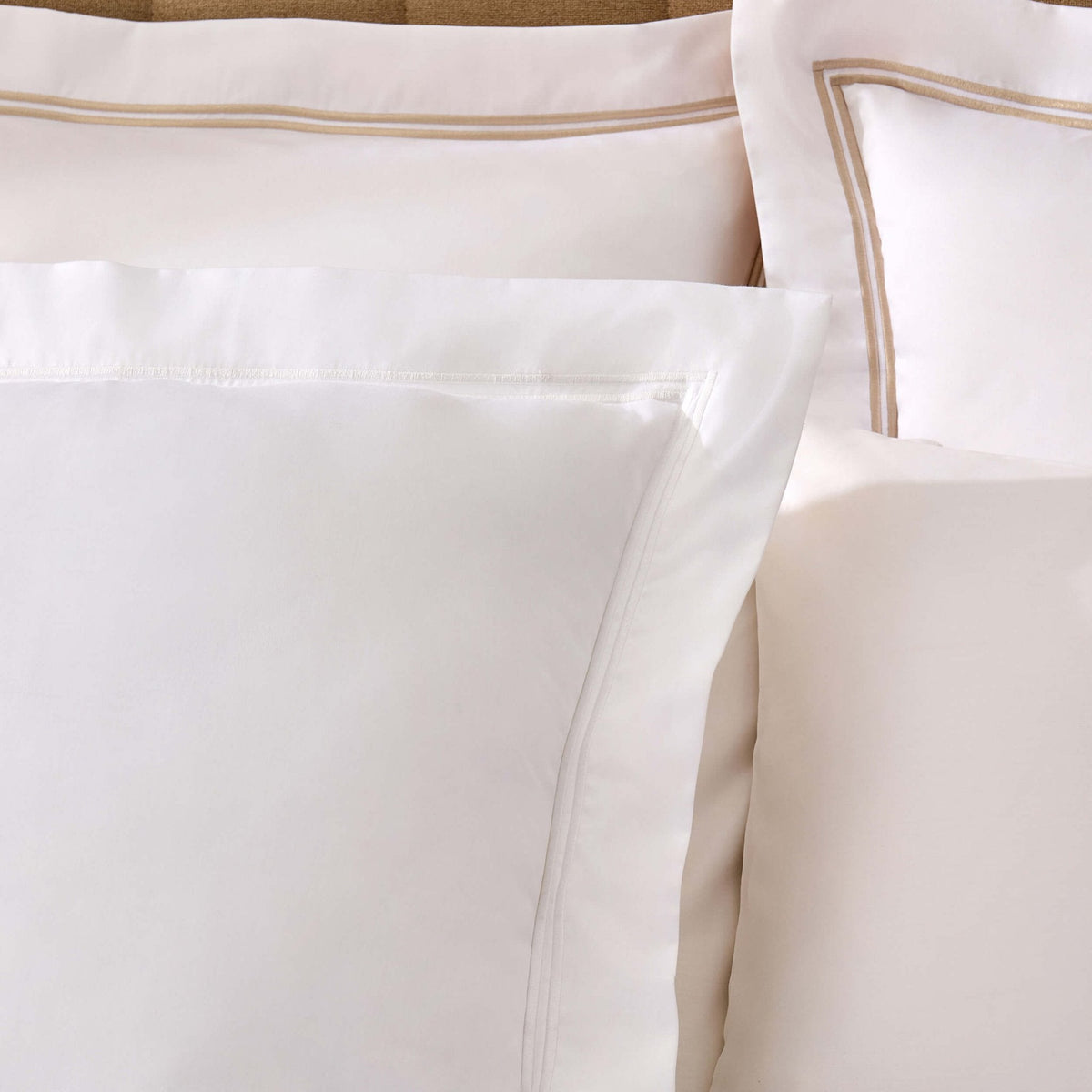 Dusklia - Regent Embroidered 100% Cotton Pair of Oxford Square Pillowcases - White