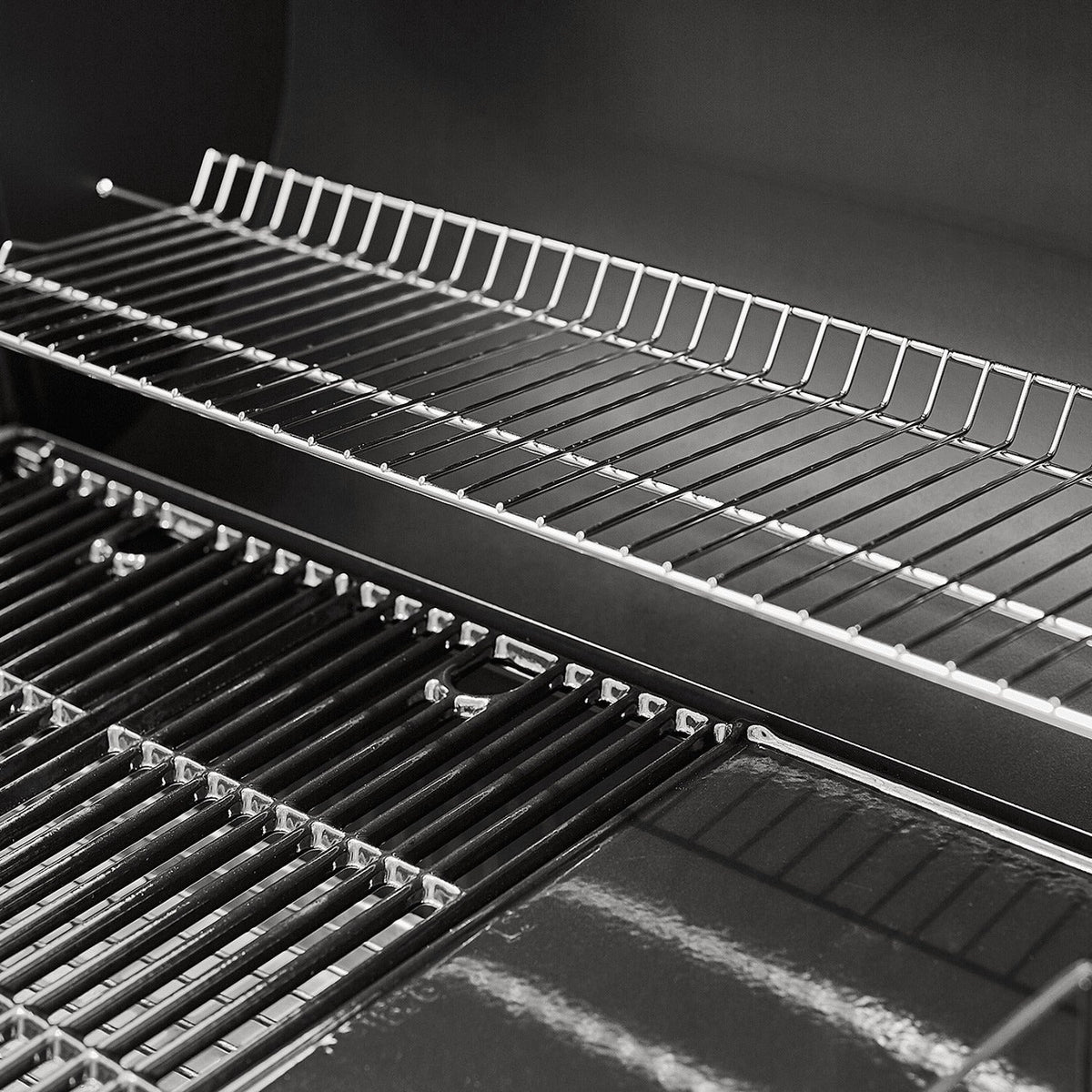 Barbecue au charbon de bois avec Grill & Plancha en fonte émaillée REVO Torino 70