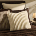 Housse de coussin en flanelle côtelée et fausse fourrure - Crème