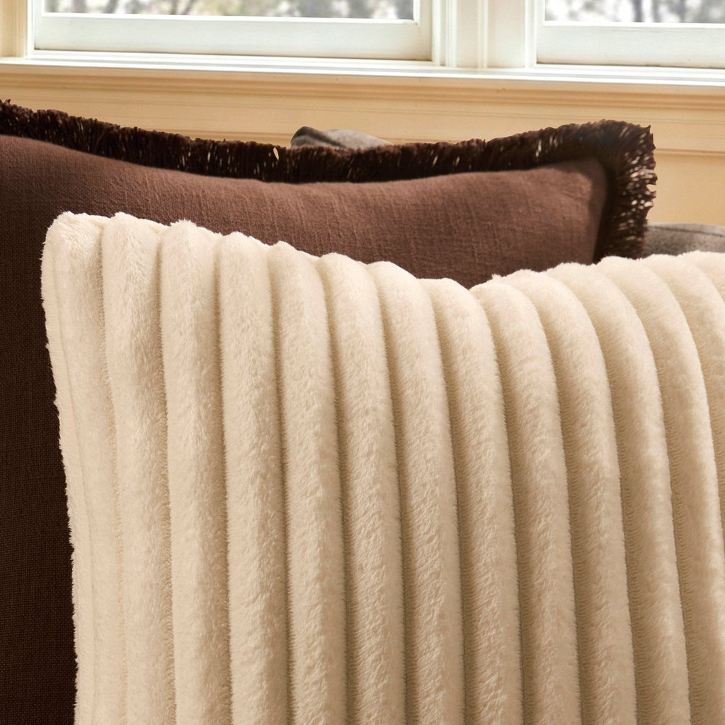 Housse de coussin de canapé en flanelle côtelée fausse fourrure - Crème