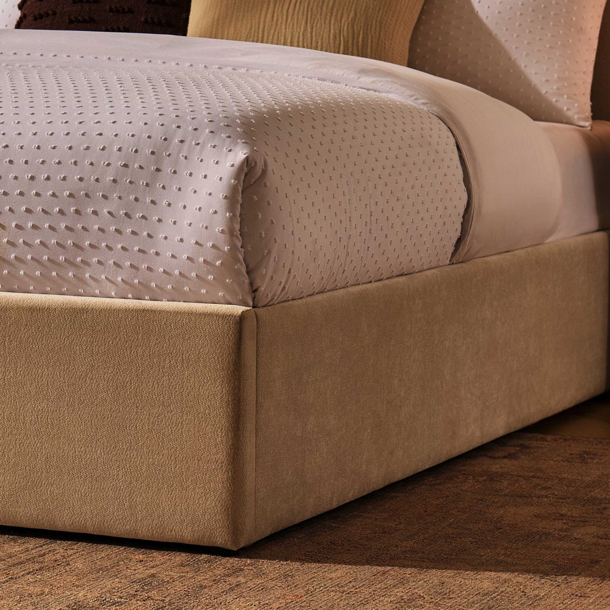 Dusklia - Riva Ottoman Storage Bed - Chenille Ivory