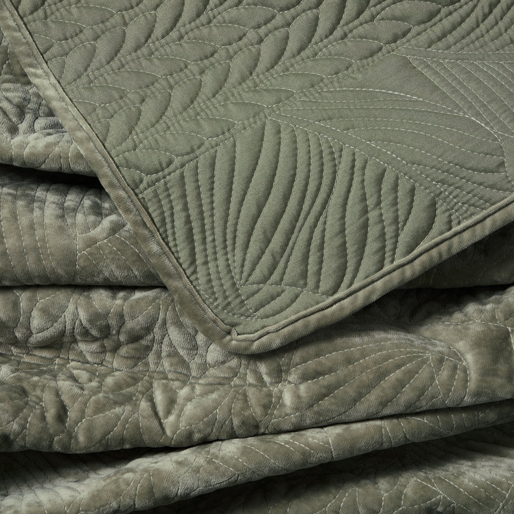 Dusklia - Rome Velvet Greek Matelasse Bedspread - Basil