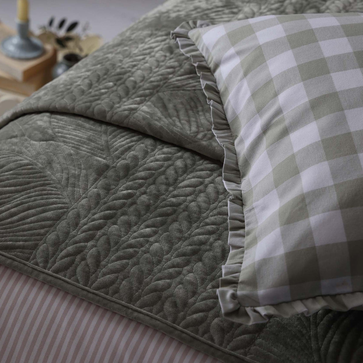 Dusklia - Rome Velvet Greek Matelasse Bedspread - Basil